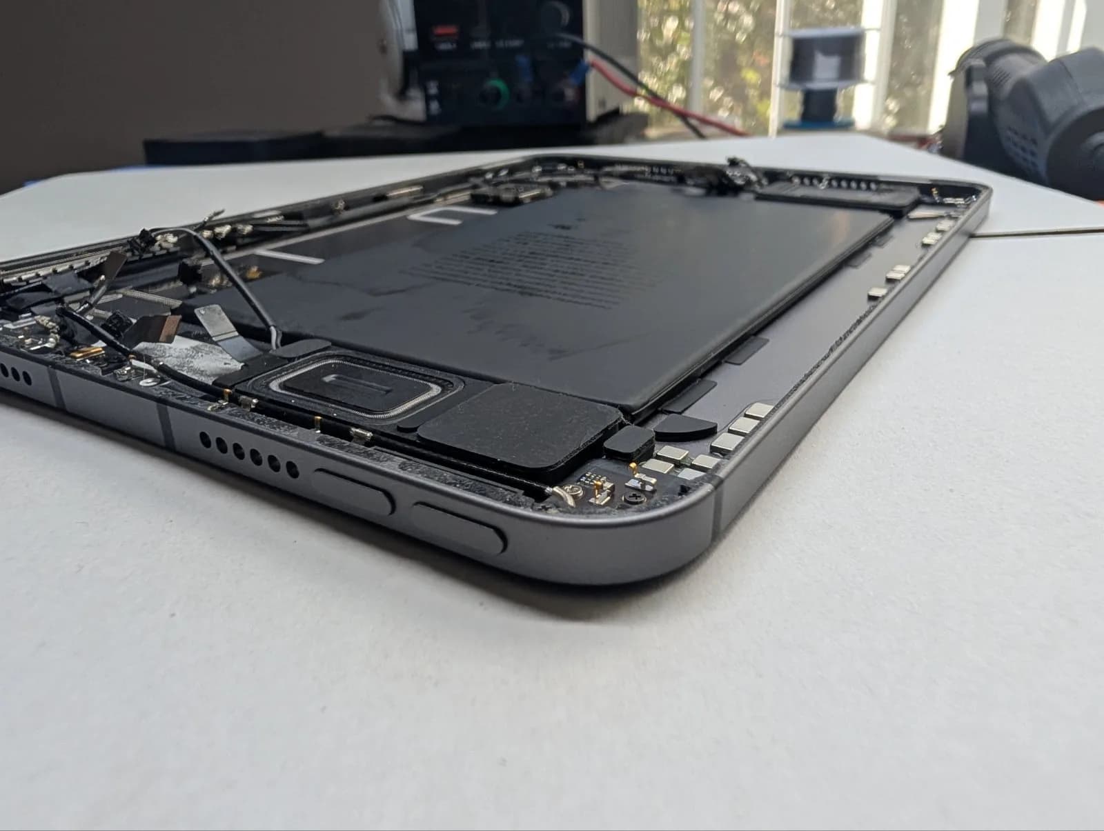 OEM Housing w/ Battery & Parts iPad mini 6th Gen WiFi+Cellular Original Pulled — view 3