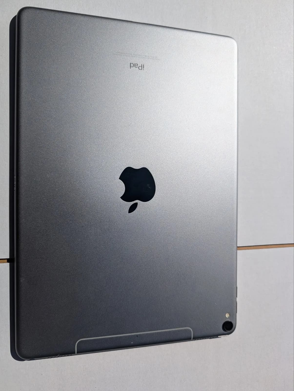 OEM Housing w/ Battery & Parts iPad Pro 10.5" Space Gray WiFi+Cellular Pulled